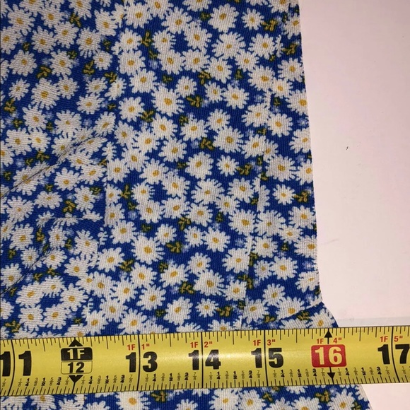 IZ Byer Floral Blouse Top Blue with White Daisys - Picture 9 of 10
